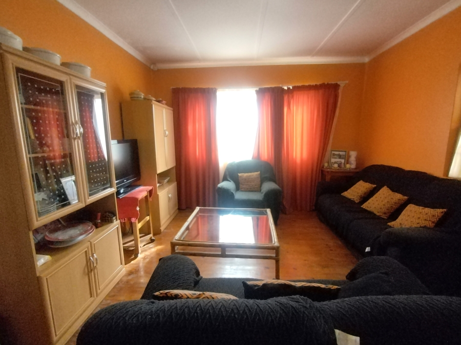 6 Bedroom Property for Sale in Kruisfontein Eastern Cape